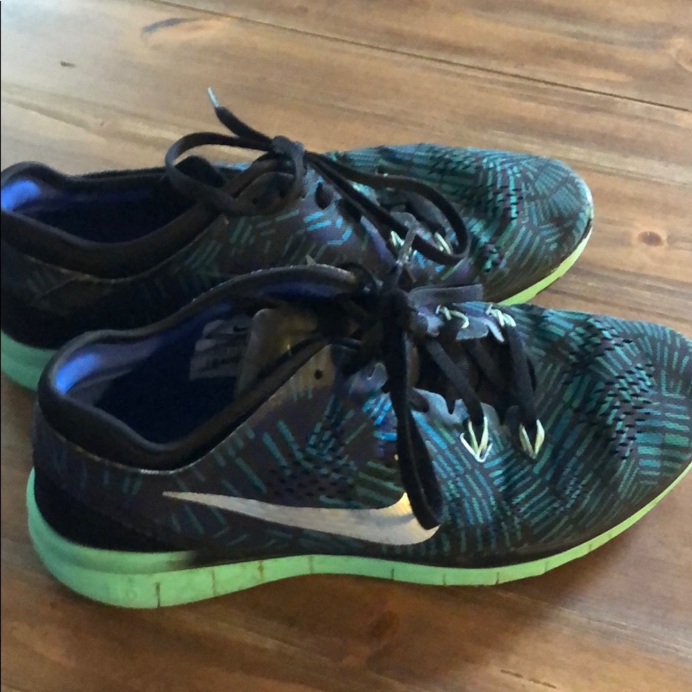 Nike tennis shoes